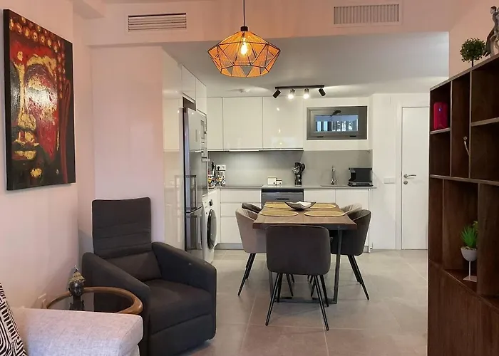 Serenity - Private - La Carihuela 아파트